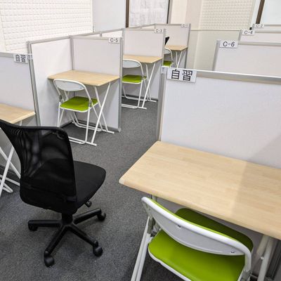 教室は明るく楽しい雰囲気です！