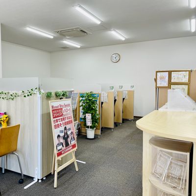 ゆったりしたスペースで学べます