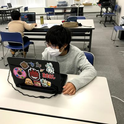 授業に専念できる環境です。一斉講義式ではありませんので、自分のペースで進められます。遅れがありません。