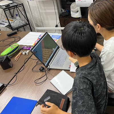 保護者様もプログラミングにチャレンジ！（長期休みにはイベントを開催）