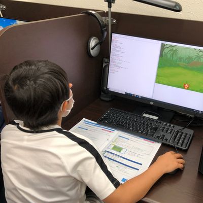 【プレミドルコース】人気の言語・Pythonを使って、ゲームをプログラミング！　小学生から、本格的なプログラミング言語を学ぶことができます。