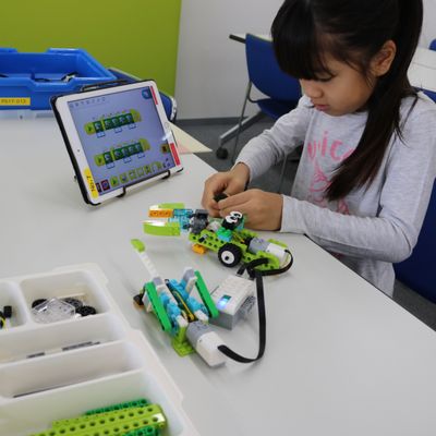 ロボット組み立てながら学べる