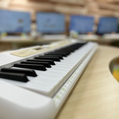 ピアノができる生徒は、自作したゲームに弾いた曲をBGMとして流すこともできます。