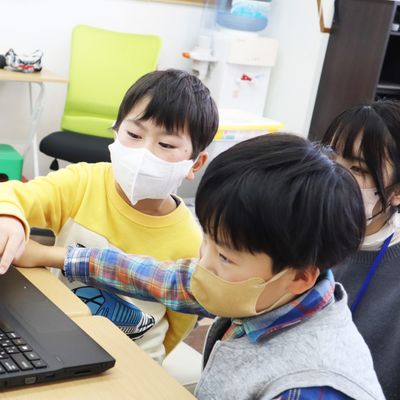 ペアで相談しながらプログラミング