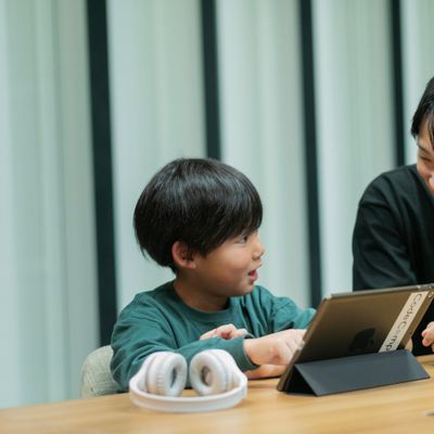ロボットプログラミングコースはタブレット学習が中心