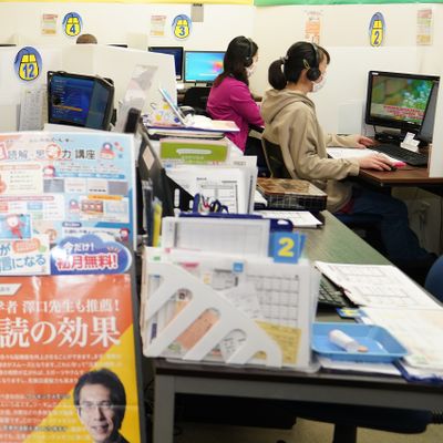 姉妹教室「パソコン市民講座」では、タイピングやパソコンスキルも習得できます。