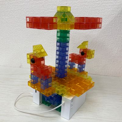 KOOV®でつくった「BGM付きメリーゴーランド」