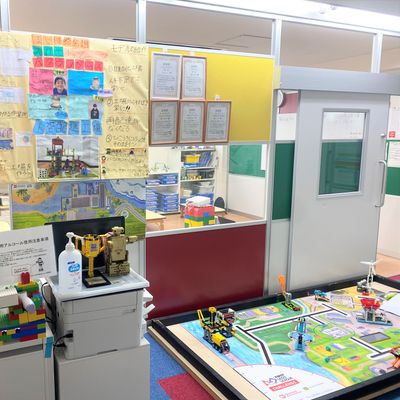 巣鴨校は2018年1月に開校した教室です。小学生から中学生までの好奇心の強い生徒さんが通っていて明るく元気なのが特徴です。