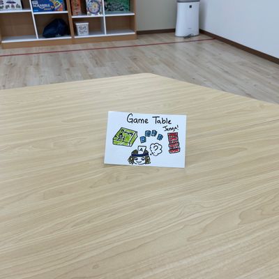 生徒同士で話し合いやすいようなテーブルです