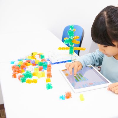 レギュラーコースでは、「スクラッチ型」プログラミングを学びます [2021/10撮影]