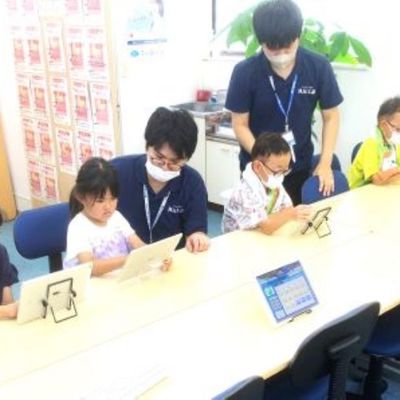 HALLOレッスンの様子です♪　楽しく優しく支えてまいります♪