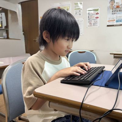 レッスンにはタイピングの基礎も同時に受けることができます。