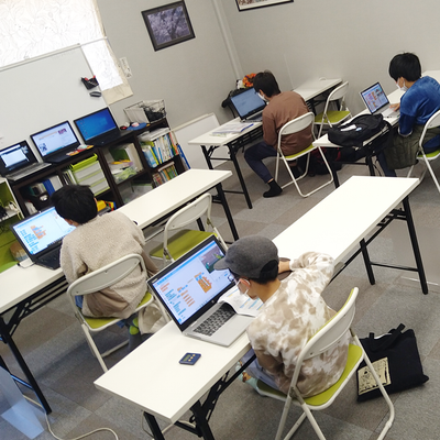 十分な距離を保って受講