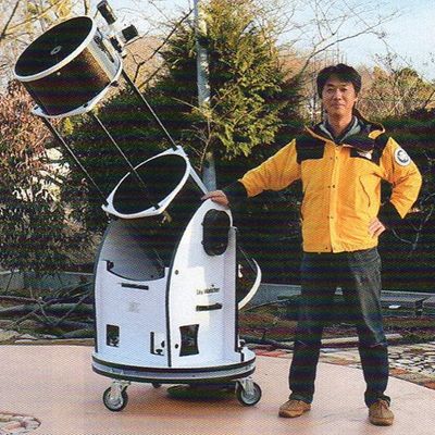 塾長はアマチュア天文家でもあります。世界23カ国で使われているプラネタリウムソフト「SUPER STAR」の開発者です。