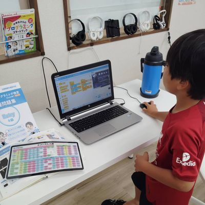 自由制作を頑張っています！