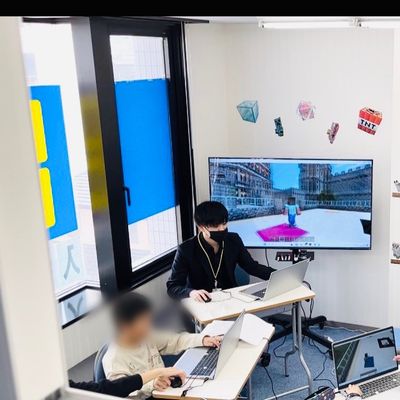 １人１台、PCを使って指導しています♪