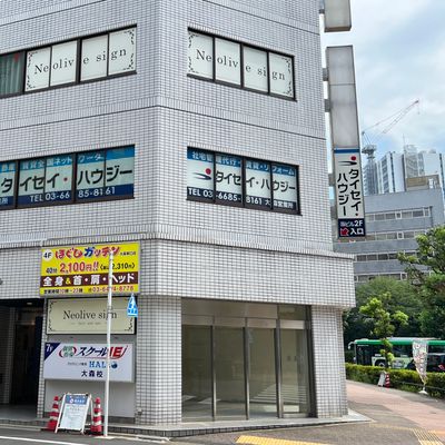 こちらの入口よりお入りください！7階になります