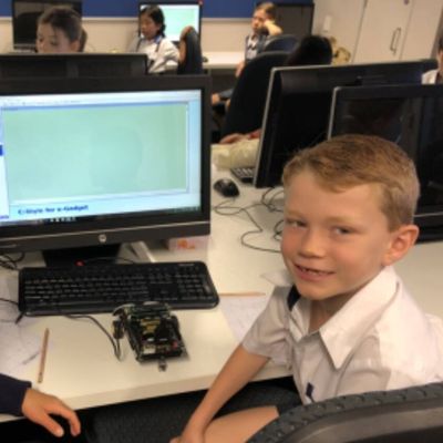 国際合宿でグローバル×ICTを学ぶ子ども達