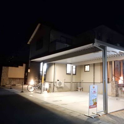 教室外観(夜)