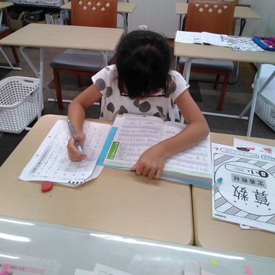 明るい教室で学びやすい雰囲気ができています！