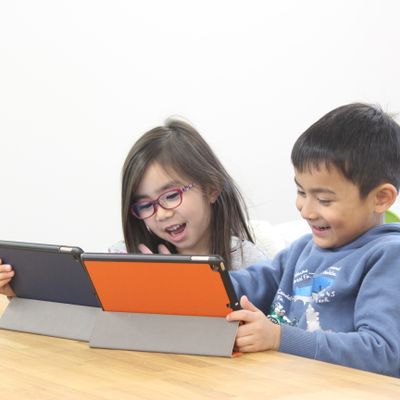 お友達やご兄弟いっしょに楽しく学習できます。