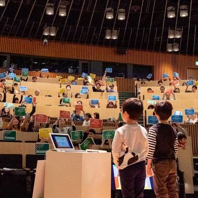 「みんなが主役」のIT×ものづくり発表会。年2回開催でプレゼンやブース発表など、得意に合わせた発表スタイルが選べます。