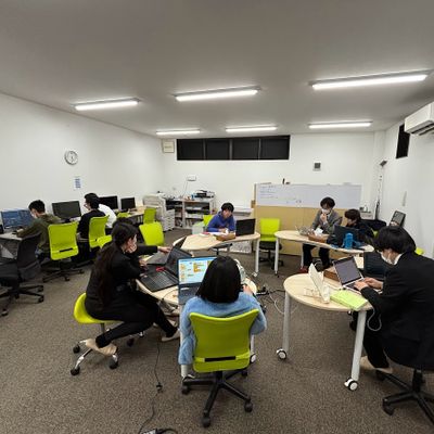 みんなそれぞれがそれぞれの学習をおこなっています