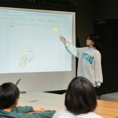 月に1回程度プレゼン発表会を行います