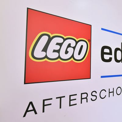 大きなレゴ®マークが目印！
