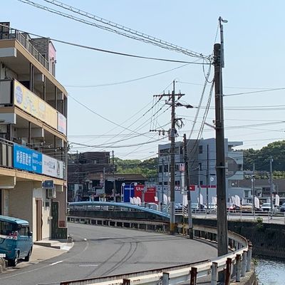 教室のある建物の外観です。 この建物の１階に教室があります。