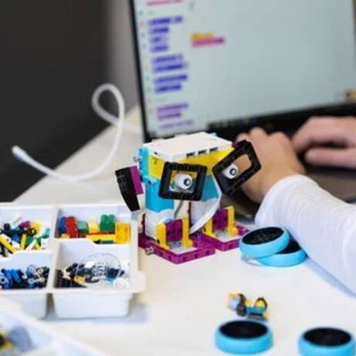 ロボットプログラミングの様子