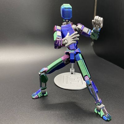3Dプリンターで出力したアクションフィギュア