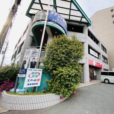 教室は平和堂さんの向かいのビルの2階になります。