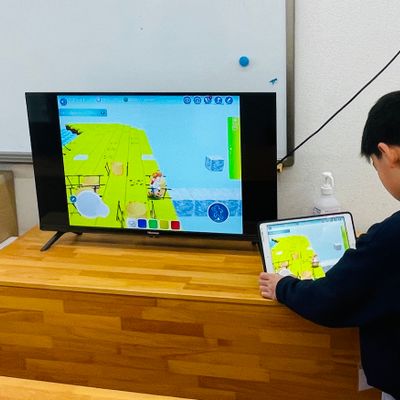 月に一度、作品の発表をします