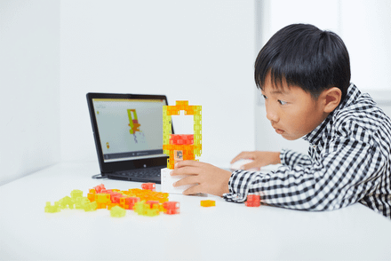 夏休みの自由研究も、未来につながる学びも。ロボットで楽しく完成！(4回完結！)