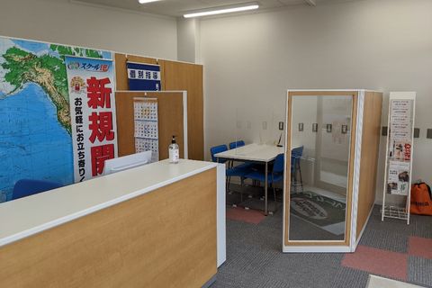 保護者様用待機ブースあり。保護者面談等でも使用させていただきます。