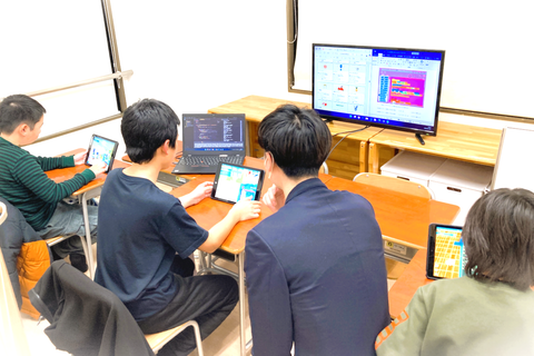 各自の興味にカスタマイズしたプロジェクトを一緒に進められます