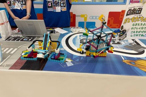 休日は様々なロボットが展示されています