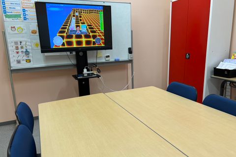 ゲーム感覚で本格的なプログラミングを学べます！