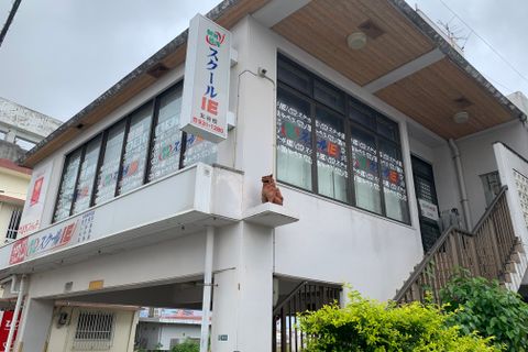 球陽ストリート沿い、ファミリーマートさんの向かいです