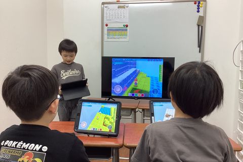 プログラミング発表週の様子です。みんなそれぞれ思い思いにクリエイトで自分の作ったものを自分の言葉で発表します。