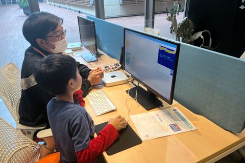 お子様一人ひとりのペースに合わせて、教材を選び授業を行っています