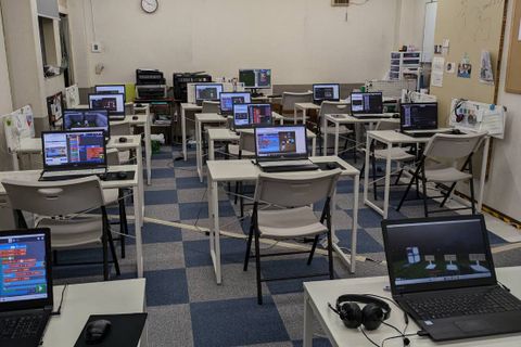 有希塾プログラミング教室の教室風景②