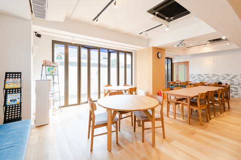 清潔で広くて綺麗な教室です