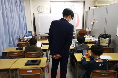 コーチ1人につき生徒3人までのレッスンです