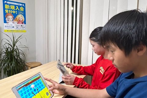 タブレットを使っての学習はプログラミングを学ぶきっかけにぴったりです