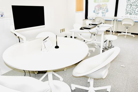 保護者様とお子様、先生の面談スペース！茶話会のようにお話いたしましょう！