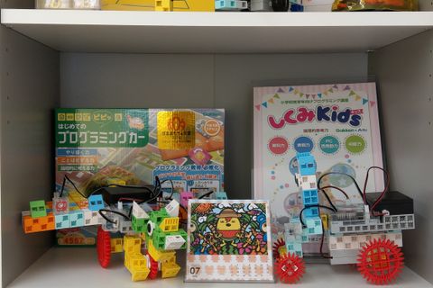 授業が終わったら生徒の作品は展示しています。