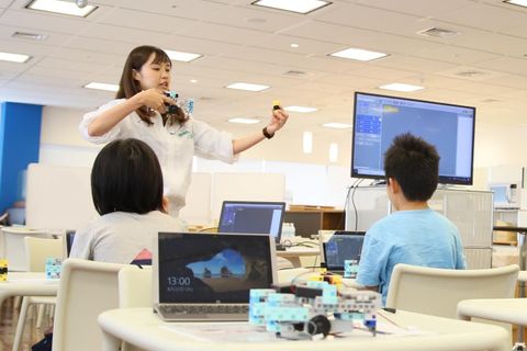 算数、理科、社会、雑学を盛り込んだオリジナルテキストを使用