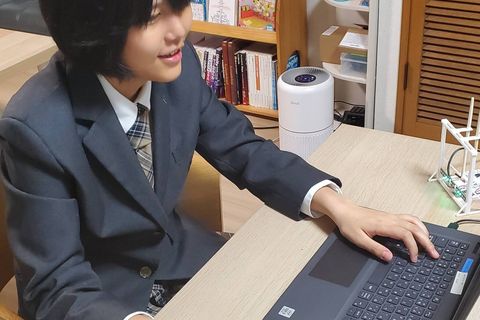 オリジナル3Dホログラムディスプレイ作り